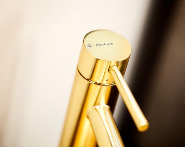 Cass&oslash;e Newform XT H&aring;ndvaskarmatur u/bundventil - Poleret messing