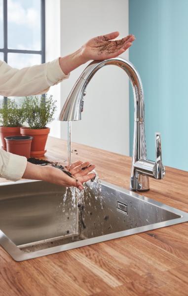 Grohe Zedra Touch elektronisk k&oslash;kkenarmatur m/udtr&aelig;ksbruser - Krom