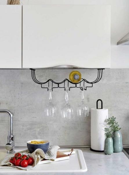 Wenko vinreol m/glasholder til køkkenoverskab - Sort Wenko vinreol m/glasholder til køkkenoverskab - Sort