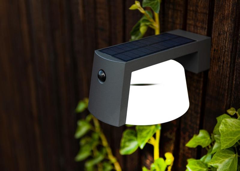 Lutec Solar Moon udendørslampe til væg m/solceller og sensor Lutec Solar Moon udendørslampe til væg m/solceller og sensor