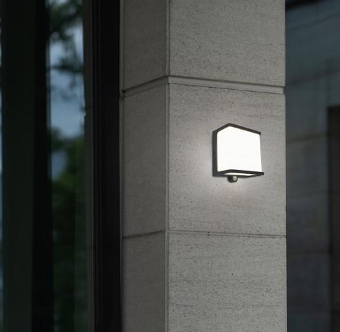 Lutec Doblo M Solar udendørs væglampe m/solceller og sensor - Grå Lutec Doblo M Solar udendørs væglampe m/solceller og sensor - Grå
