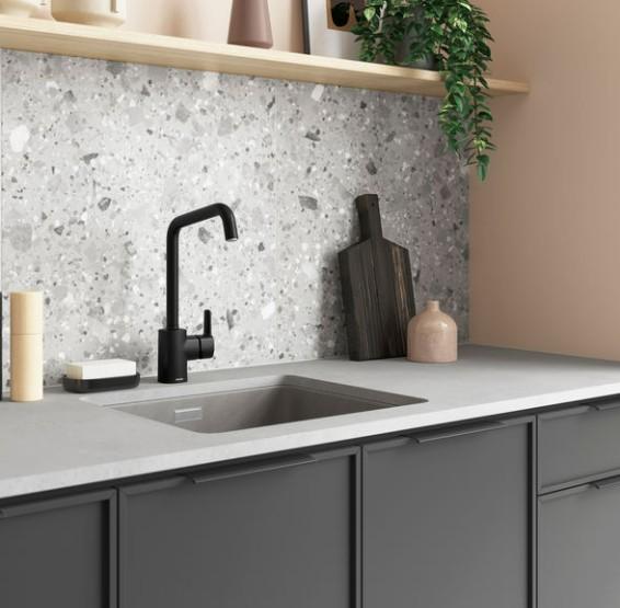 Damixa Pine køkkenbatteri m/høj tud - Mat sort Damixa Pine køkkenbatteri m/høj tud - Mat sort