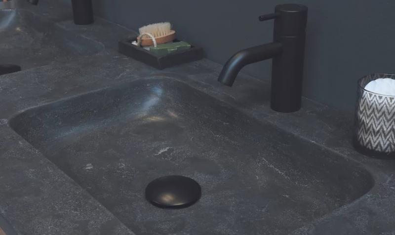 Sanibell Basicline møbelsæt 60 m/integrerede greb og stenvask - Whiskey eg Sanibell Basicline møbelsæt 60 m/integrerede greb og stenvask - Whiskey eg