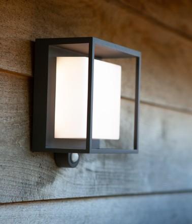 Lutec Curtis Solar udendørs væglampe m/solceller og sensor - Grå Lutec Curtis Solar udendørs væglampe m/solceller og sensor - Grå