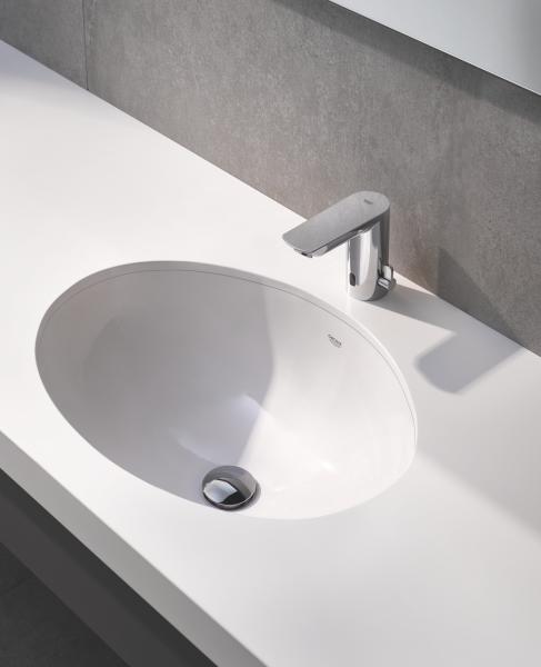 Grohe Bau Cosmopolitan E ber&oslash;ringsfri vandhane m/batteri u/blandefunktion