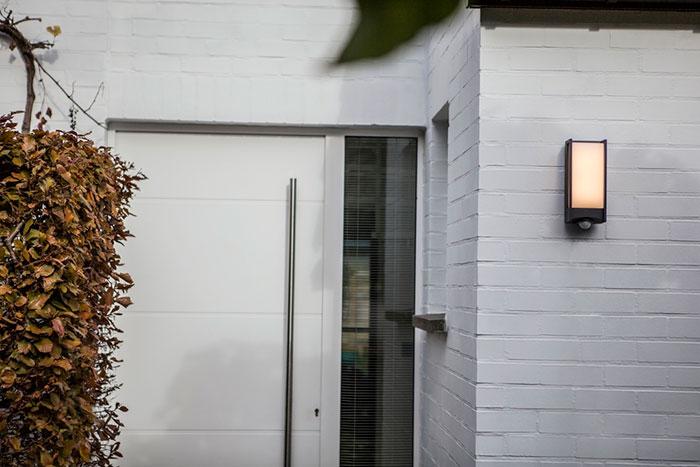 Lutec Architectural Qubo udendørslampe til væg m/PIR-sensor Lutec Architectural Qubo udendørslampe til væg m/PIR-sensor